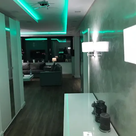 Zuhause , Keine Party, 2 Erwachsene Apartment *